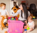 نگهداری کودک در منزل